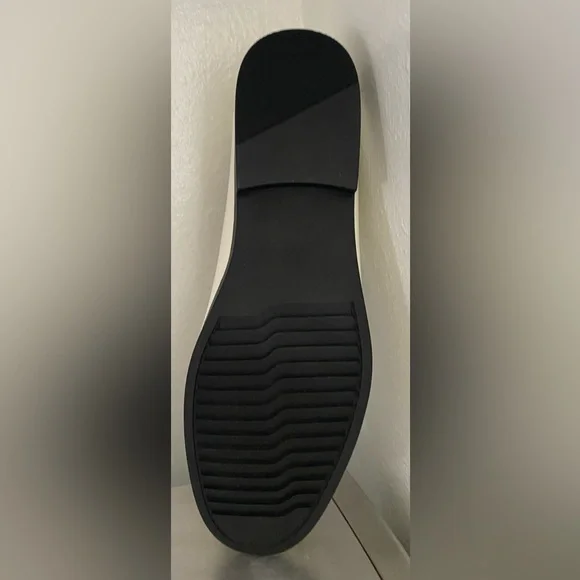 NWT...MARC JOSEPH..WOMENS PATENT LEATHER LOAFERS - Picture 7 of 12